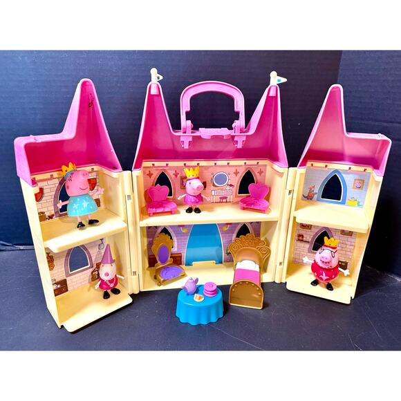 Peppa Pig Peppa's Princess Castle Deluxe Playset 4 royal figures bed chairs - Picture 1 of 8
